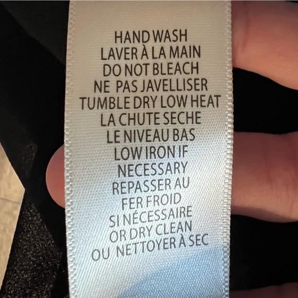 (Sm)Max Studio velvet sleeveless blouse - Picture 4 of 4